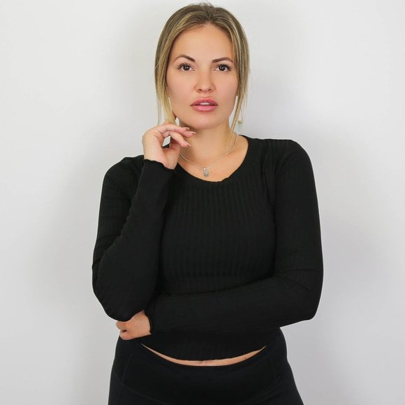 BLACK DAISY TOP - Picture 1 of 2